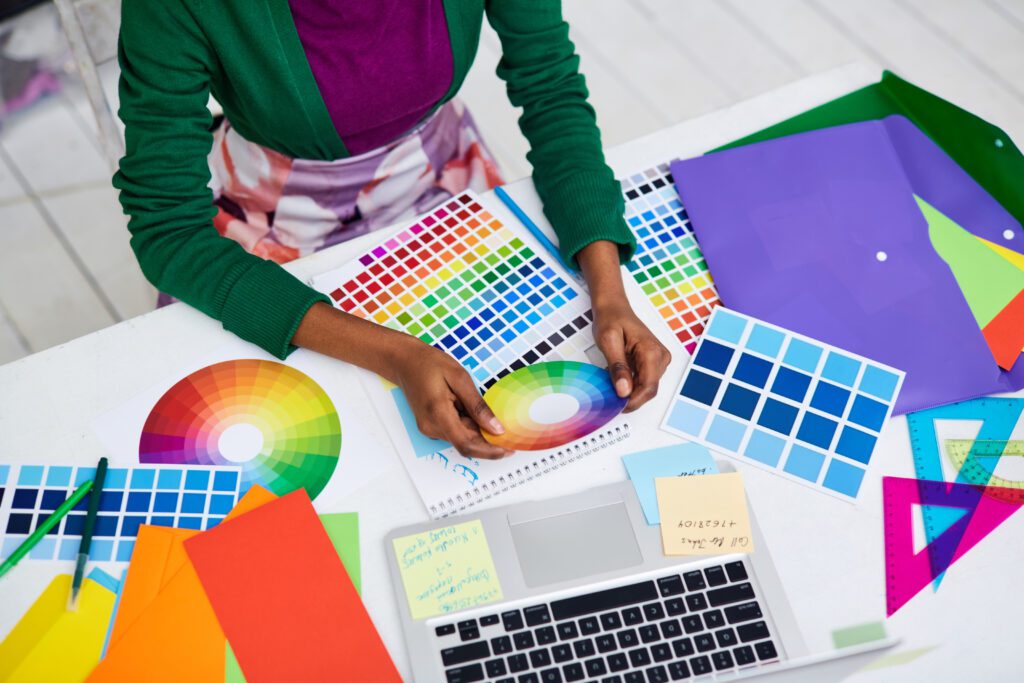 O Poder das Cores Locais Como Adaptar sua Identidade Visual para Conquistar Diferentes Culturas e Regiões